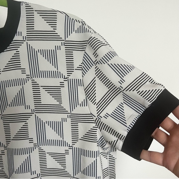 Belle Vere short sleeve blouse wrinkle resistant - Picture 3 of 5